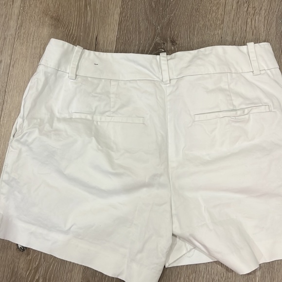 White shorts - Picture 5 of 5
